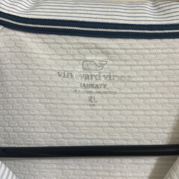 EUC Vineyard Vines Boys Striped Performance Sankaty Quarter Zip Pullover XL (18) - Picture 3 of 5